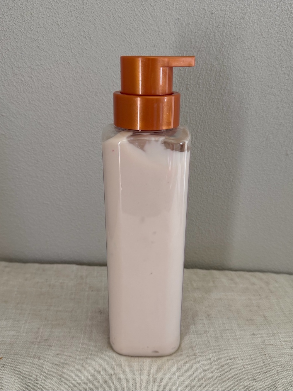 tree hut Cinnamon Dolce Hydraglow Body Lotion NWT - Picture 2 of 6